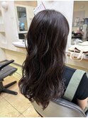 アッシュブラウン作る艶やかヘアー