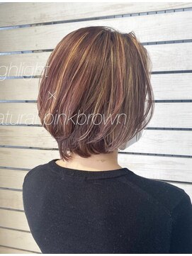 ガネーシャ(ganesya) ピンクブラウンハイライト×ナチュラルショートボブ