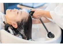 ファムヘアー(Fam hair)の雰囲気（炭酸で頭皮の汚れをしっかり除去します）