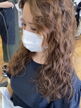 アメリ バイ アピッシュ(Amelie by apish) 根本からしっかり目 新デジタルパーマ