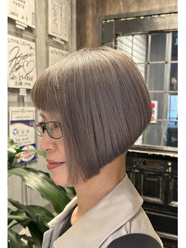 ロナロナ 髪質改善白髪ぼかしペールピンクアッシュ大人なボブ