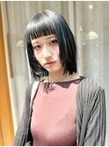 ブルーブラック顔まわりレイヤーカット切りっぱなしボブ黒髪暗髪