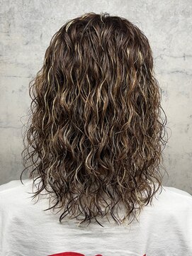 波巻きツイストスパイラル縦落ちパーマサーフカール