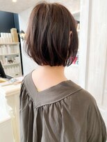 キャアリー(Caary)&nbsp;福山Caary30代40代人気小顔補正立体カット前下がりレイヤーボブ