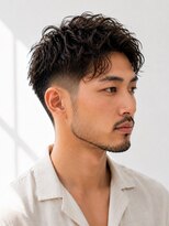 サーカス バイ ビュートリアム 青山(CIRCUS by BEAUTRIUM)&nbsp;メンズショートパーマビジネススタイル刈り上げツーブロック