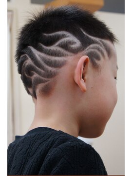 カプリヘアーデザイン(Capri Hair design) キッズバリアート★トライバルライン