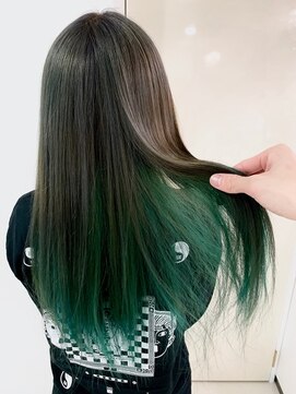 バックスタイル インナーカラー エメラルドグリーン L シンゴナカムラ ヘアカラーサロン Shingo Nakamura Hair Color Salon のヘアカタログ ホットペッパービューティー