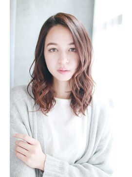 シュシュット(chouchoute) 吉祥寺3分黒髪ホワイトアッシュショートパーマエアリーミディ040