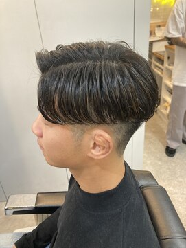 フランクスバーバーリザーブ 人形町店(FRANK’S BARBER RESERVE) センターパートすたいる