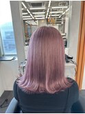 ピンクベージュ
