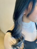 アウリィ(Aulii)&nbsp;ブルーブラック×シルバーインナーカラー