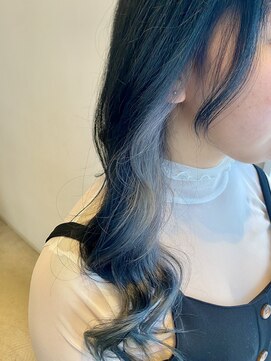 アウリィ(Aulii) ブルーブラック×シルバーインナーカラー