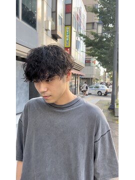 ミリ(milli Produce by ITAKURA) 波巻きツイストスパイラルパーマ