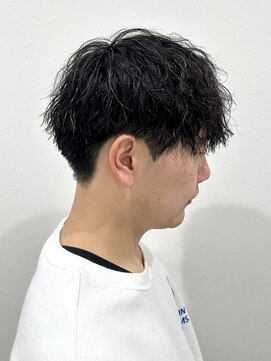 ヒュイル バイ ニアウ(Hwyl by Niau) 波巻きスパイラルパーマメンズカットパーマツイストスパイラル