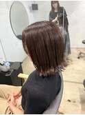 外はねボブ×ブラウンベージュ