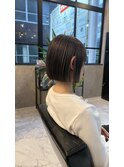 透明感グレージュのコンパクトボブ