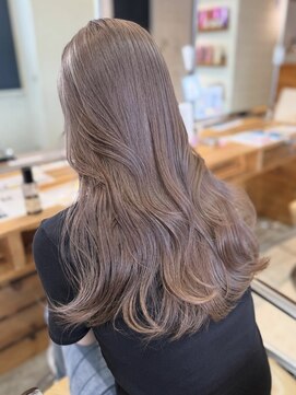 クリームベージュ