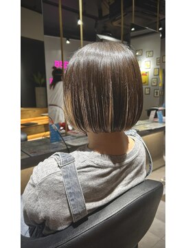 顎ライン大人の色気ボブ