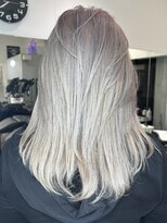 エリーツ 表参道(elyts) ホワイトグレージュ/表参道/シールエクステ/レイヤーカット