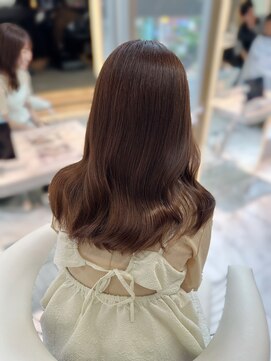 ロンドルピナス 小倉(Lond Lupinus) ミディアムレイヤーカット/似合わせカット/大人ガーリー/20代