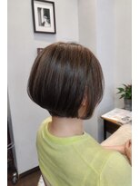 ミーノ(mieno) 髪質改善オーガニックカラー/60代艶髪ショートボブ
