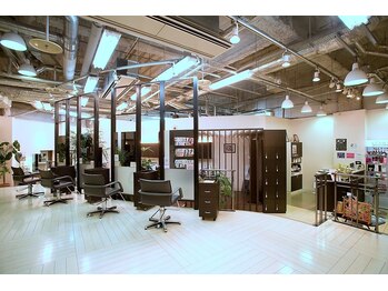 フレンズ 麻生店(friend's)の写真/いつもでも誰でも気軽に通えるアットホームな雰囲気♪北区麻生町で長く愛されている美容室です♪