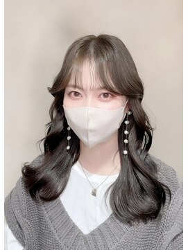 エヴリンアンドペイジ(Evelyn&paige) ワンホン風くびれレイヤー×シースルーバング