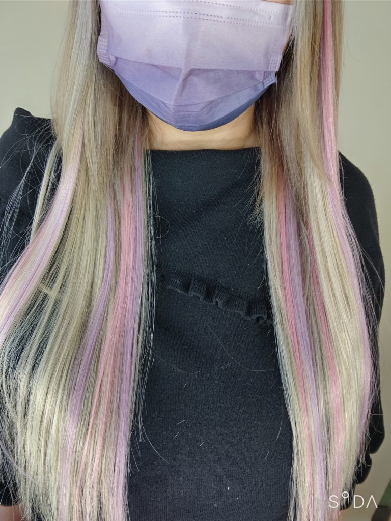 パステルカラーのハイライトが映えるエクステ：L143274667｜ウィット