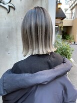 メリー(merry craftsman's factory)&nbsp;外国人風バレイヤージュ、ハイライトカラーアッシュグレージュ