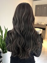 ヨロ 小岩(YOLO) ミルクティーグレージュハイライトケアブリーチレイヤーカット