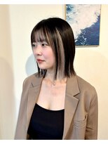 マリン(Marine)&nbsp;20代30代イヤリングカラーグレージュミディアムボブ