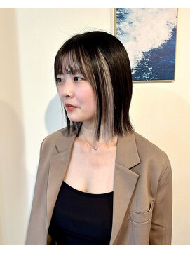 マリン(Marine) 20代30代イヤリングカラーグレージュミディアムボブ