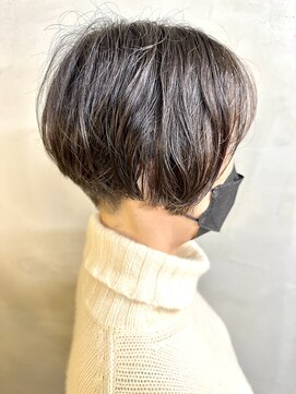 ベジータ(VEGETA) 女性の刈り上げショートヘア