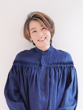 えがお美容室 奈良店 【えがお美容室 奈良店】白髪カバーに◎グレイヘア＆ハイライト