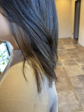 イロハ(iroh) インナーカラー/イルミナカラー/伸ばしかけヘア