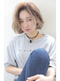 ダブルカラーミルクティーカラー_耳かけセンターパートボブ_住1