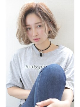 ライフ 星田店(Lyfe) ダブルカラーミルクティーカラー_耳かけセンターパートボブ_住1