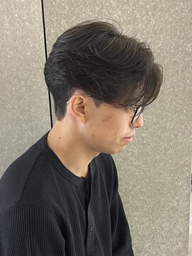 ニアウ 太田店(Niau) メンズナチュラルセンターパートニュアンスパーマフェーザー