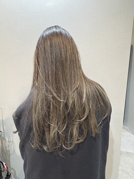 リヴナ(Livna) レイヤー×グラデーションカラー