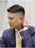 黒髪ツーブロスキンフェードビジネスアップバング王道スーツ