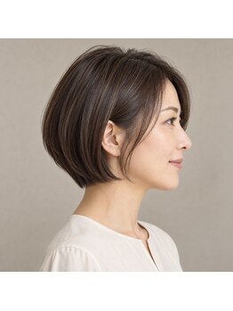 フラッシュ 春日井店の写真/大人女性に似合う、丸みと軽やかさのあるショートへ♪髪質や骨格に合わせてご提案