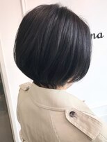 マカナ(makana)&nbsp;首細見えショートボブ