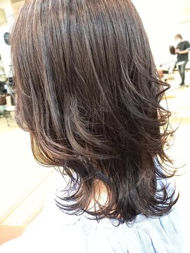 シャンプーボーイ 外ハネアッシュグレー