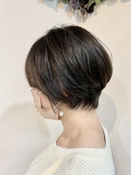 ジーナ 勝どき(Zina) くびれショート／白髪ぼかし／イルミナカラー