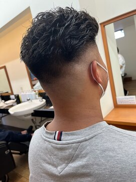 バーバーショップテト(barber shop tete) オールバックxスキンフェード