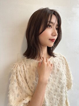 アリスバイアフロート 自由が丘(ALICe by AFLOAT) 顔まわり小顔切りっぱなし外ハネレイヤーカット