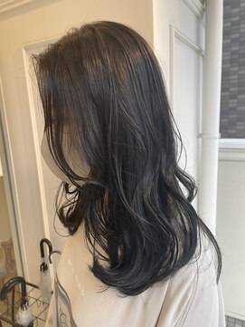 エイミーバイアフロートザガーデン 浦和店(amie by afloat the garden) 韓国暗髪レイヤーで動きのあるスタイル【浦和】