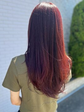 サニー美容室 レイヤーカット レッドカラー デザインカラー ロング 20代30代
