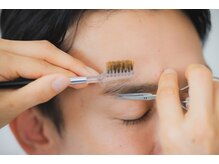 トゥルートラスト オムオム 甲府和戸(True Trust HOMME HOMME)の雰囲気（【メンズ】眉ケアで第一印象を格上げ！）