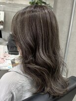 ルイ(ROUIS produced by LUCK 津田沼)&nbsp;ダークアッシュ/グレージュ/コントラストハイライト/大人ヘア